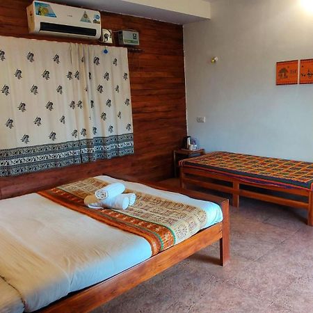 Amrutes' Nisarga Sahavas Villa Dapoli Room photo