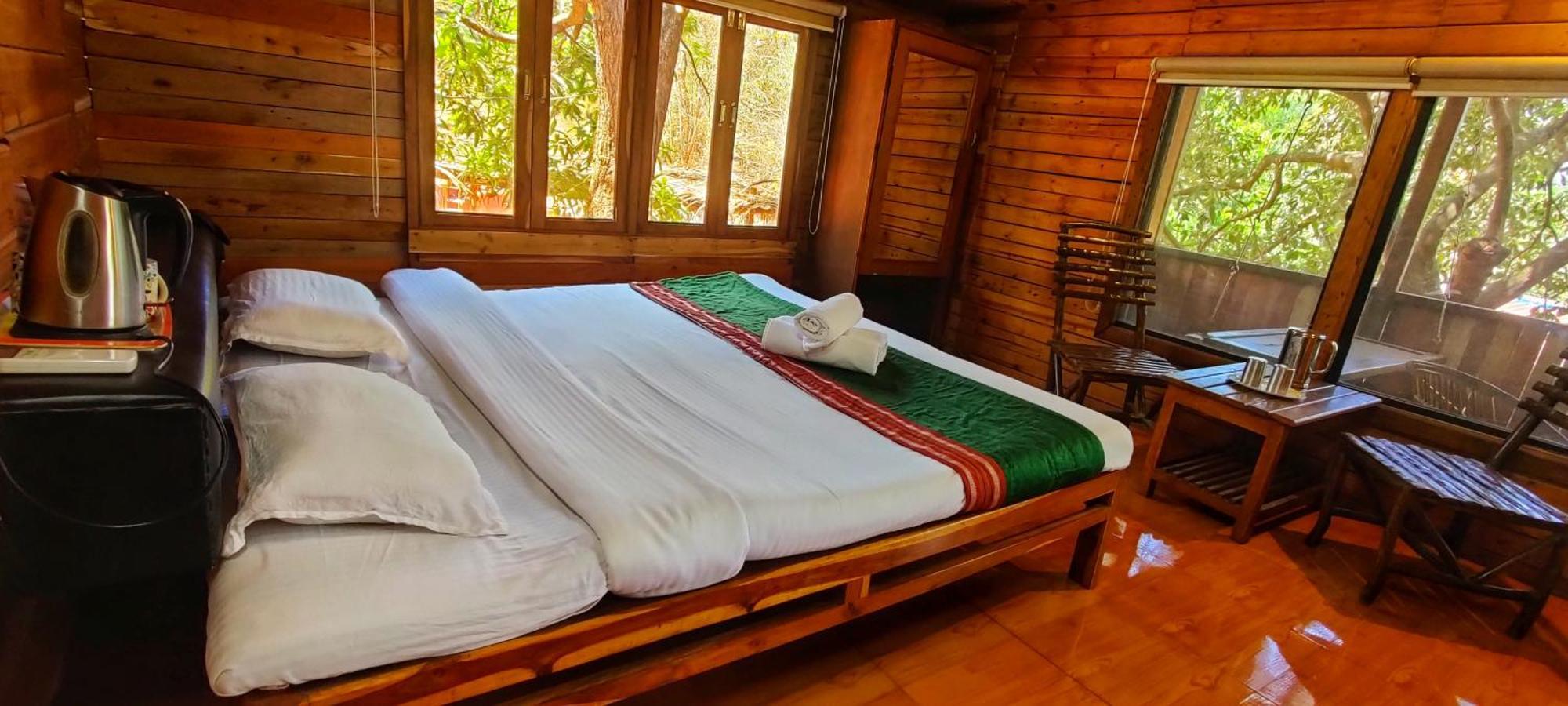 Amrutes' Nisarga Sahavas Villa Dapoli Room photo