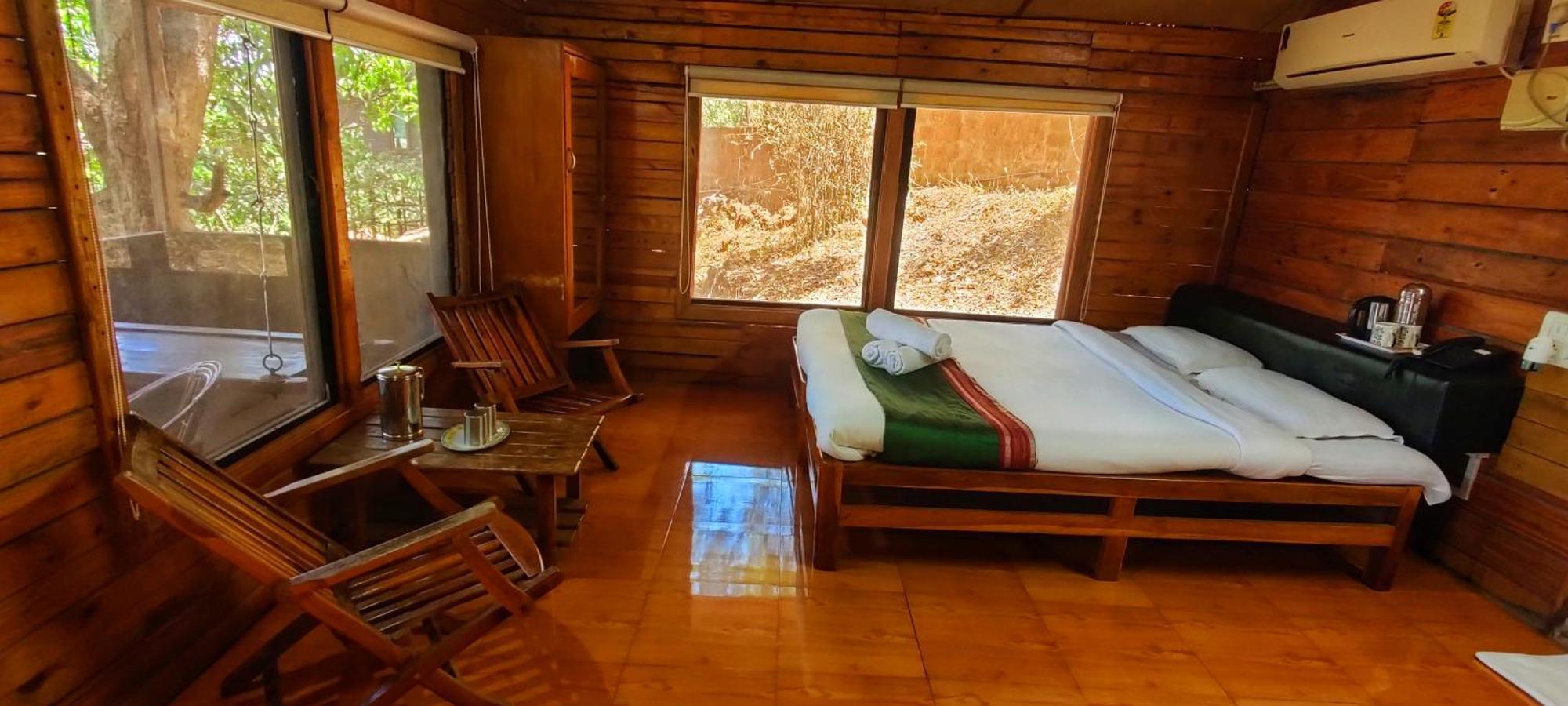 Amrutes' Nisarga Sahavas Villa Dapoli Room photo